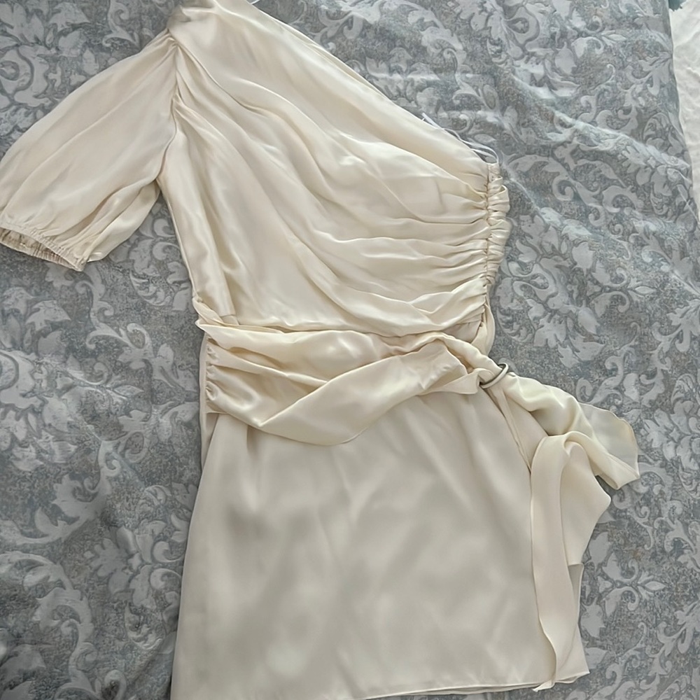 One shoulder Ivory/cream short dress with satan belt size: large